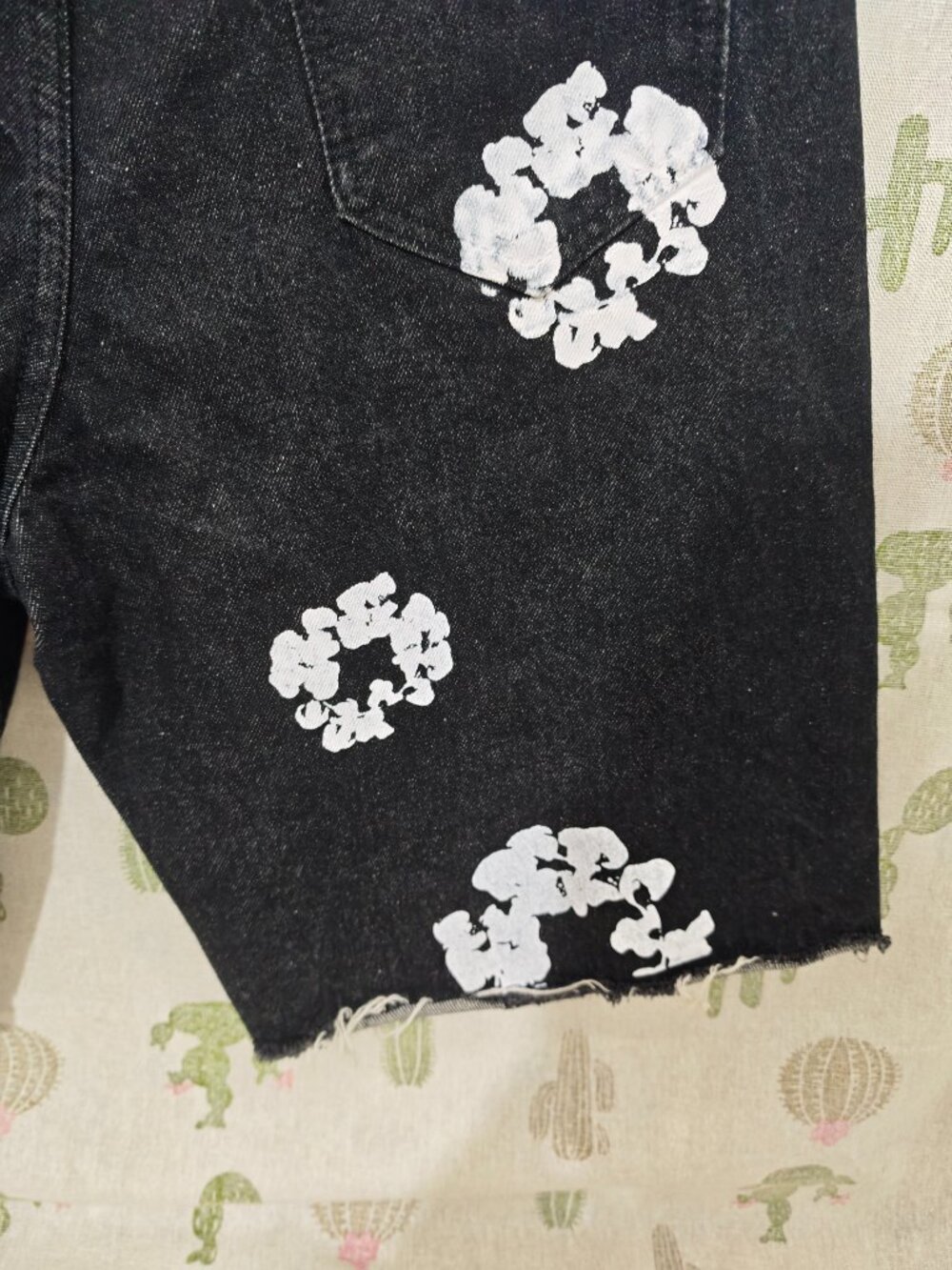Denim Tears Black Cotton Wreath Denim Jorts Raw Hem - Picture 7 of 8